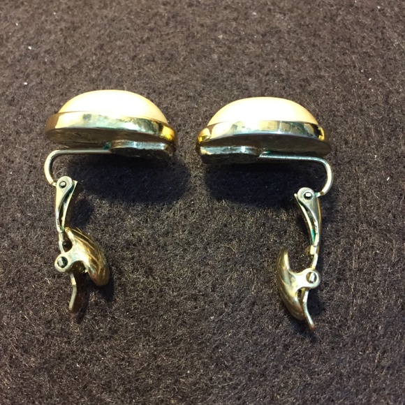 Vintage LC Clip On Earrings Granny Chic - Picture 5 of 6